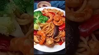 番茄虾仁炒意面Fried spaghetti with tomato and shrimp