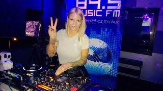 89.5 MusicFm - Music Killers - DJ Metzker Viktória 2015.04.14.