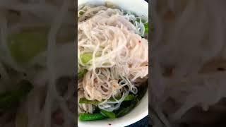 នំបញ្ចុកទឹកប្រហុក 😋😋 #khmernoodles #fyp #delicious