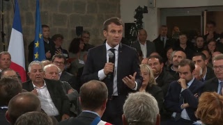 Emmanuel Macron en Corse : le grand débat national de Cozzano en direct