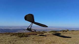 Top landinf hang glider with strong wind in Arcones Spain