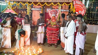 കാഴ്ച വെള്ളാട്ടവും വർണ്ണ ശബളമായ ഇളനീർ കാഴ്ചയും Kuniyanpuzha Veerabhadra kshethram