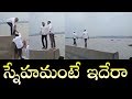 Kodali Nani Helps to Anil Kumar Yadav at AP Flood Affected Areas || Bezawada Media