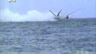 █▬█ █ Airplane crashes In the Comores island caused by hijackers سقوط طائرة إصطدام طائرة في المحيط