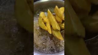 Frying wedge potato 🥔 #asmr #asmrcooking #trending #frying ng