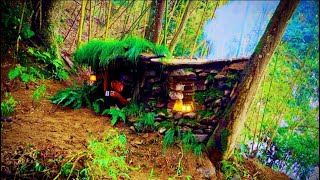 bushcraft shelter! Enjoy your time in the forest in the heavy rain!