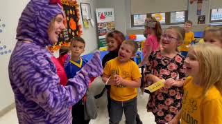 Alice in Wonderland Cast Visits Alden Primary