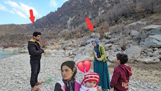 Fishing by Razia and Sajjad, enjoying eating fish by the river😍❤️😍❤️