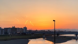 二子玉川駅から見る綺麗な景色と夕焼けと多摩川。