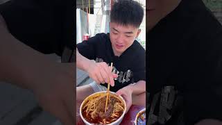 原来这才是牛肉面应该有的样子闪现兰州开启西北爆辣之旅这的牛肉面真是量大肉足味道绝美食分享 兰州美食 各省夏日省饭争霸赛 无辣不欢