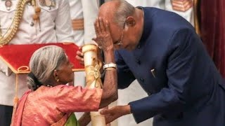 Deeply Touched President Kovind Presents Padma Shri Award to Saalumarada Thimmakka at 107 years old