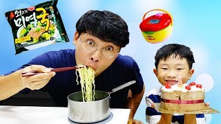 아빠 생일날 쇠고기 미역국 라면 요리놀이 예준이의 주방놀이 콩순이 밥솥 뽀로로 짜장면 Noodle Cooking Play Video for Kids