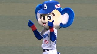 勝利の2次会で演奏されているサウスポーにノリノリなドアラ！ (2023/05/05)