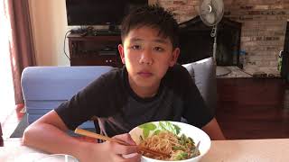 ชีวิตในอเมริกา Kevin กินก๋วยเตี๋ยว ลูกชิ้นเนื้อ อร่อยมากเลยแม่ !!!!