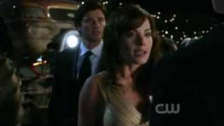 Smallville - 9x04 - Echo - Lois shows up at the event at the Ace of Clubs