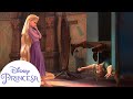 Rapunzel conoce a Flynn Rider | Enredados | Disney Princesa