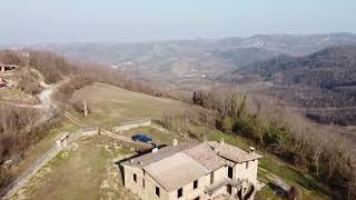 Casale panoramico indipendente con terreno accorpato