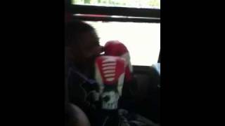 Parrott middle boxin