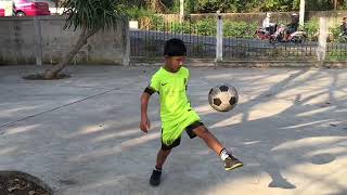 Welldone! Bhumjai's juggling ball finished 2,021 times. (8 years old) ภูมิใจเดาะบอลได้ 2,021 ครั้ง