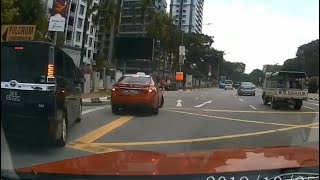 25oct2019 ford road  #SHC5890D Trans-cab Services Pte Ltd taxi cut across 2 lanes pickup passenger.