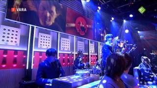 DWDD terugblik op de maand oktober met huisband The Kik