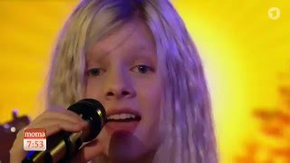 AURORA - Conqueror (Live on German TV)