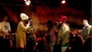 Derajah and the Donkey Jaw Bone - 4 Mai 2012 - New Morning - Final avec les invités.mp4