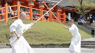 春日大社で槍術と剣術の演武会　奈良