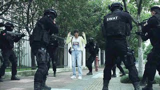 Special forces arrest a girl on the street, it turns out that her real identity is...!