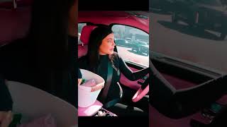 What'd you think, I was gonna drive and eat? 🙄 Kylie and Kendall