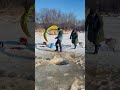 【搞笑漁民真實生活】东北抓鱼，真的好简单！ fishing shorts