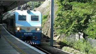 The Southbound Through Train T97 (BeiJing to Kowloon) SS8 0173 + 25T