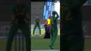 Hassan Ali funny moment during pak vs srilanka match Asia Cup. Hassan Ali Funny moment.