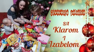 Otvaranje novogodisnjih paketica sa Klarom i Izabelom