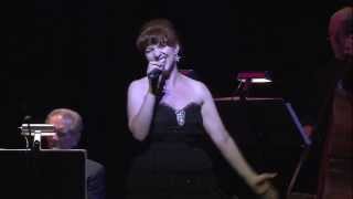 Laura Ellis sings retro/classic Jazz favorites