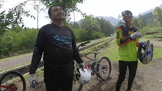 KESERUAN RACE FUN DOWNHILL di //Galunggung Bike Park 06-02-2023//sangat menarik