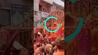 पंडित जी प्रदीप जी मिश्रा को नारियल फेंकने वाला वीडियो Pandit Pradeep Mishra