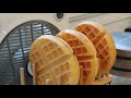 두툼한 생크림 레드빈와플 동네와플 thick red bean waffle with whipped cream korean food