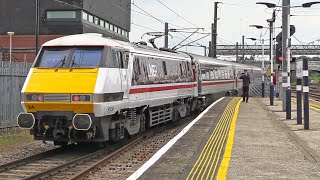 20 MINUTES OF TRAINS at Doncaster Railway Station - Intercity 225, Freight, Passenger