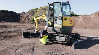 Bezpieczna praca minikoparką Wacker Neuson wynajętą w Ramirent.