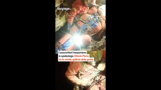 Il video dei soccorritori che trasportano la speleologa Ottavia Piana nella grotta di Bueno Fonteno