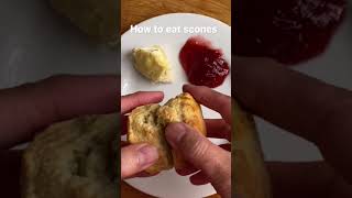 【ロンドン 暮らし】正しいスコーンの食べ方　ナイフでスコーンは切りません How to eat scone Cornish way.   #スコーン #scones