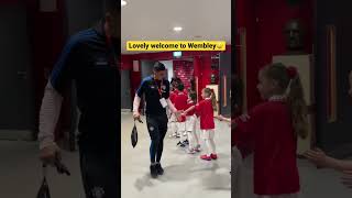 Kids welcome Ten Hag and team to Wembley #shorts #manunited