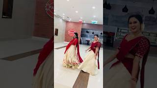 Nayana \u0026 Pallavi 😻| Onam at lulu mall #asianet #lachudevuz