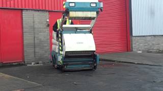 TENNANT 8300 FLOOR SWEEPER