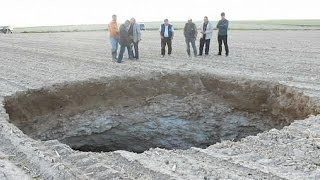 Konya'da 70 metre derinliğinde obruk oluştu