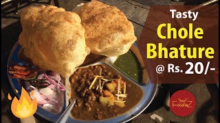 Chole Bhature for Rs 20 | Cheapest Punjabi Food in Patiala | Indian Street Food 🔥🔥🔥 Yadav Ji