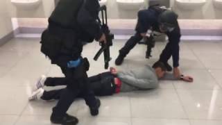 機場特警演習　槍擊「恐怖分子」