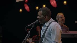 I Shiver - Robert Cray (Crossroads Eric Clapton Guitar Festival 2019)