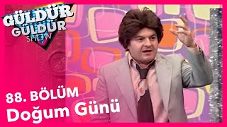 Güldür Güldür Show 88. Bölüm, Doğum Günü Skeci